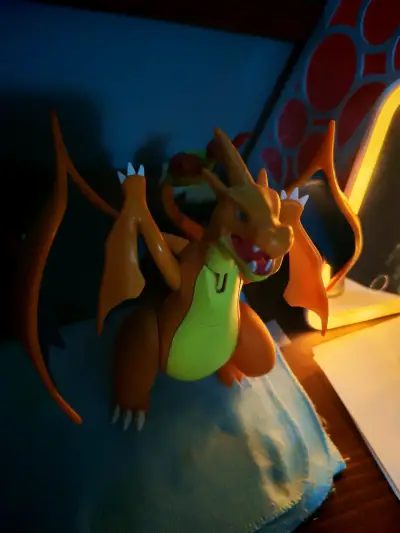 Figura de acción Charizard Pokémon articulada - miniatura 3