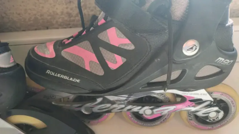 Patines en línea Rollerblade negro con rosados - 2