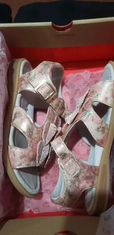 Sandalias infantiles rosas con diseño floral pilin - miniatura 1