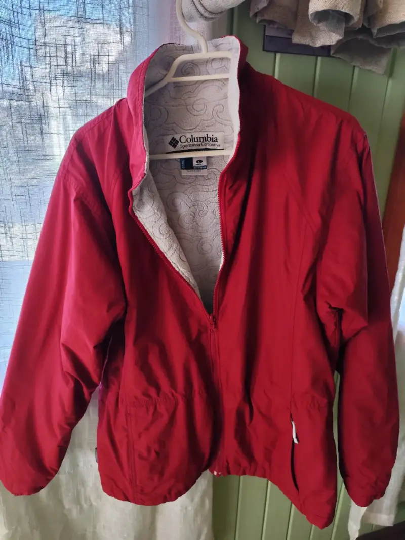 Chaqueta Columbia roja para mujer
