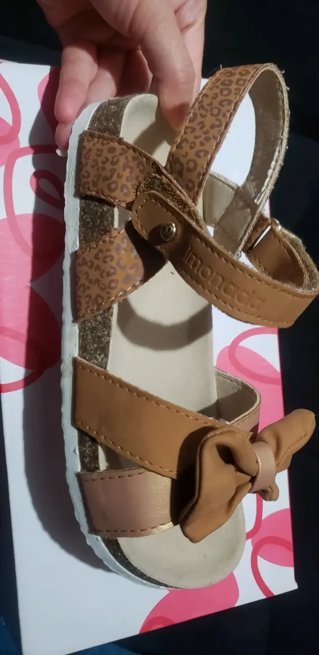 Sandalias camel para niña con lazo Limonada - 2