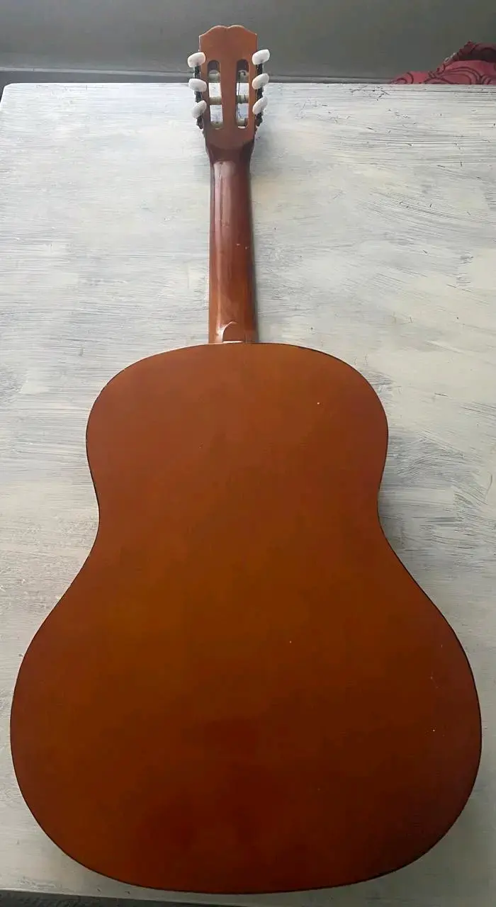 Guitarra clásica española de madera en buen estado - 3