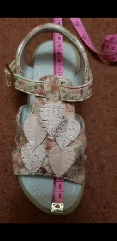 Sandalias infantiles rosas con diseño floral pilin - miniatura 6