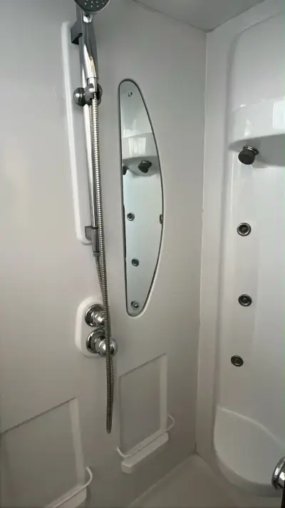 Cabina de ducha con hidromasaje y puertas corredizas - miniatura 4