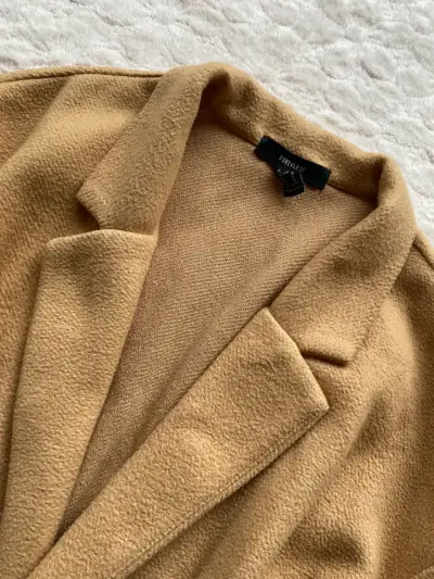 Abrigo camel Forever 21 para mujer - miniatura 4