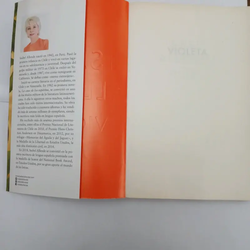 Libro 'Violeta' de Isabel Allende en buen estado - 2