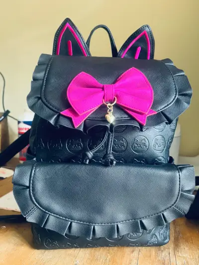 Mochila Loungefly Overwatch D.Va con orejas y lazo - miniatura 1