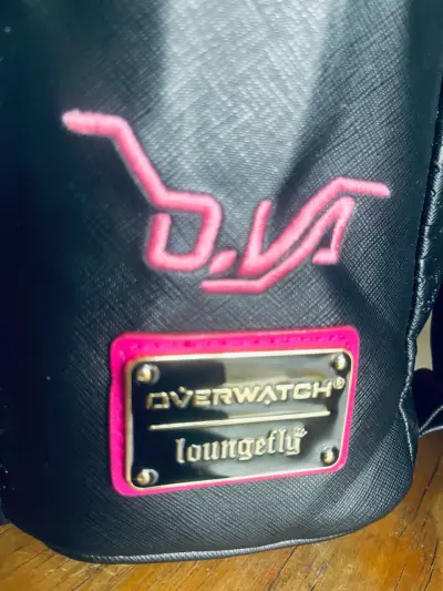 Mochila Loungefly Overwatch D.Va con orejas y lazo - miniatura 2