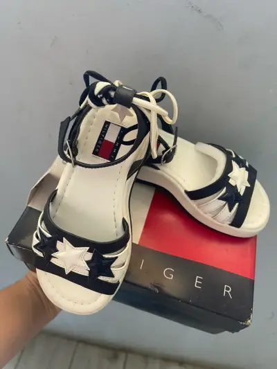 Sandalias Tommy Hilfiger para niña 27 1/2 - miniatura 1