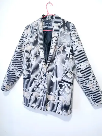 Blazer estampado a rayas BNY'S para mujer talla 46 - miniatura 1