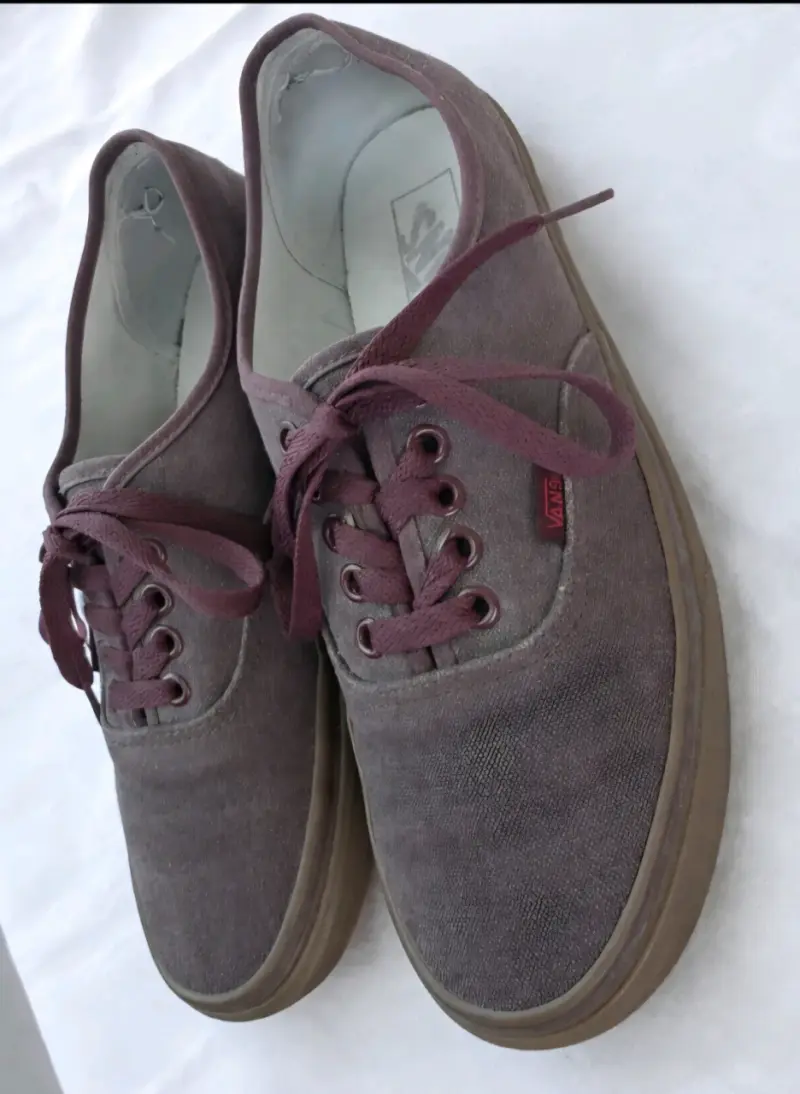 Zapatillas casuales de lona color burdeos - 2