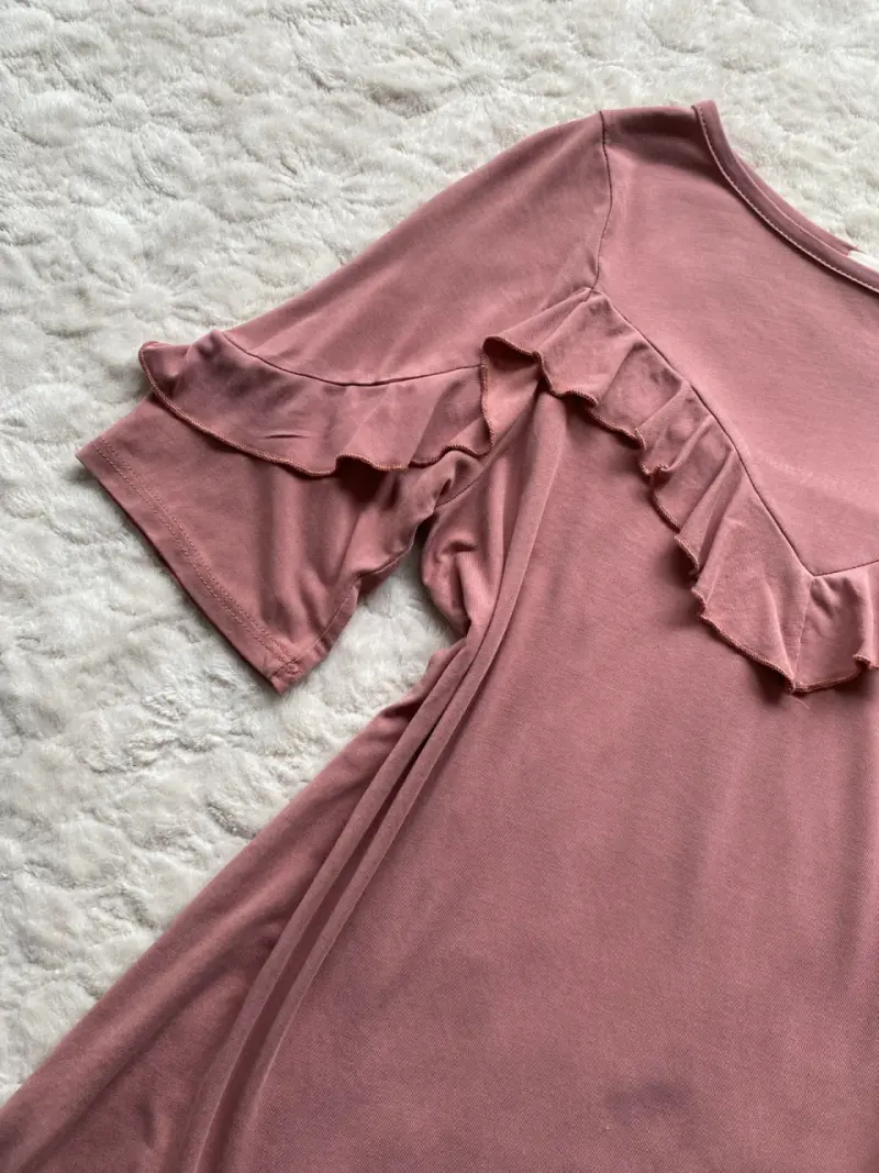 Polera rosa con volantes para mujer - 3