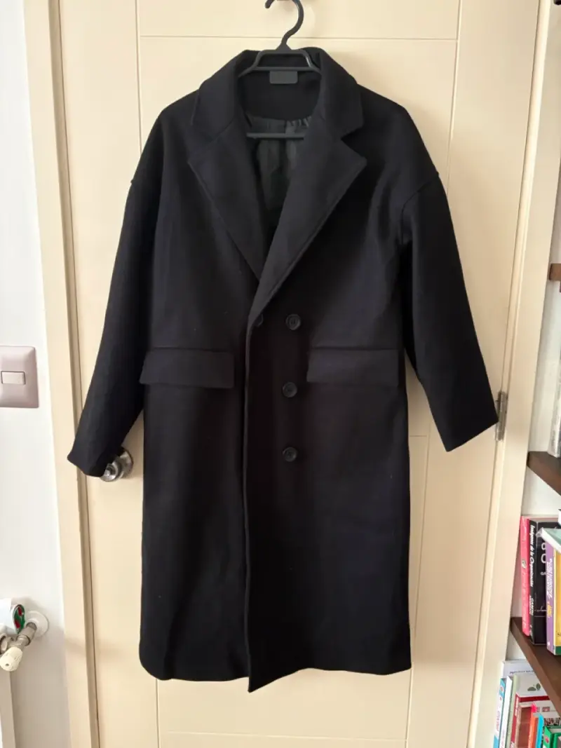 Abrigo negro elegante para mujer - 2