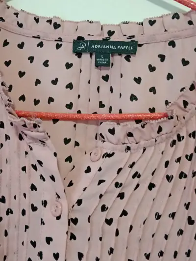Blusa rosa con estampado de corazones Adrianna Papell - miniatura 3