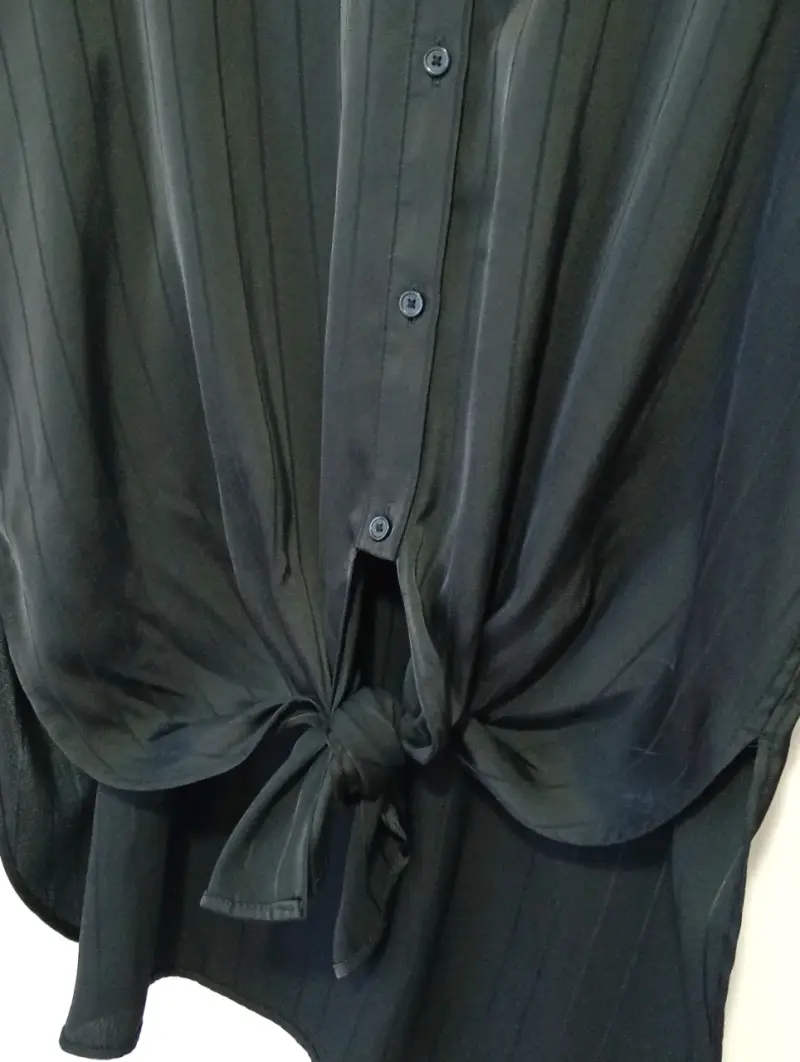 Blusa negra de manga larga DKNY con nudo - 3