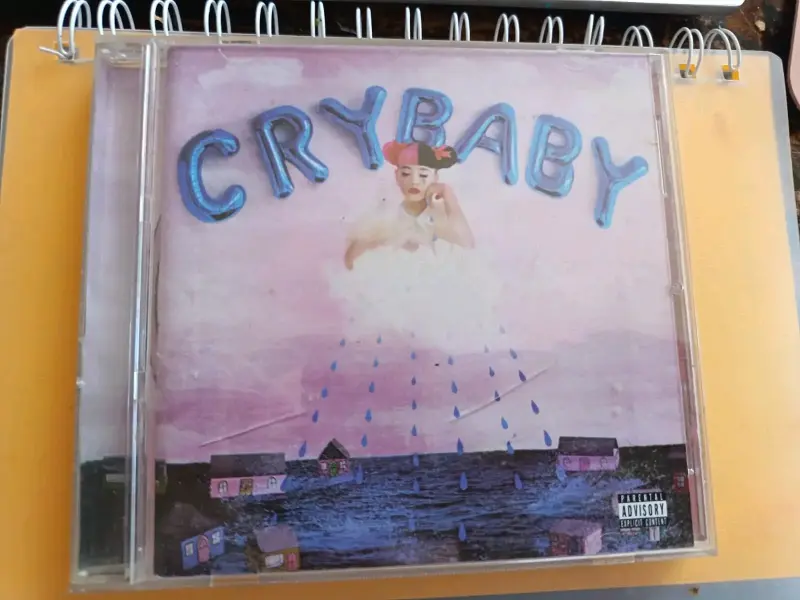 CD Álbum Cry Baby de Melanie Martinez - 2