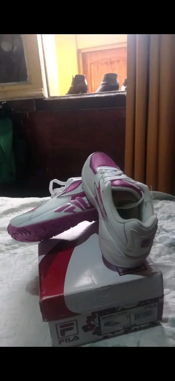 Zapatillas Fila Mindblower Mujer Blancas y Rosadas - 4