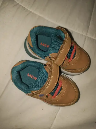 Zapatillas infantiles Merrell marrón y verde - miniatura 1