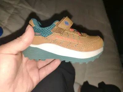 Zapatillas infantiles Merrell marrón y verde - miniatura 2