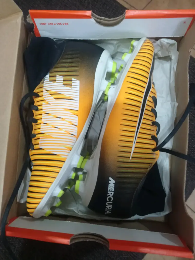 Botines de fútbol Nike Mercurial amarillos - 3