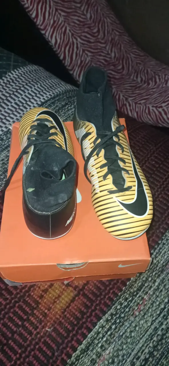 Botines de fútbol Nike Mercurial amarillos - 4