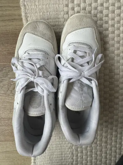 Zapatillas blancas New Balance 550 talla 37 - miniatura 2