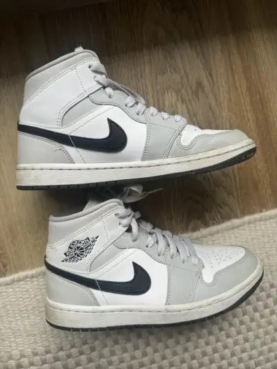 Zapatillas Nike Air Jordan 1 Mid talla 37 - miniatura 1