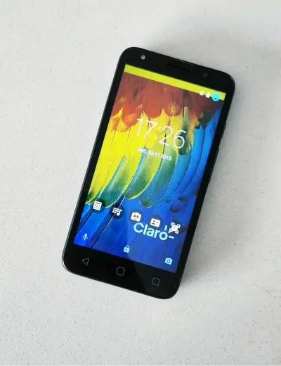 Smartphone Alcatel Pixi, año 2015 - miniatura 3