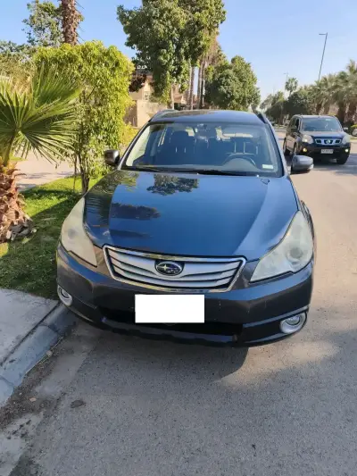 Subaru Outback 2010 en buen estado - miniatura 1