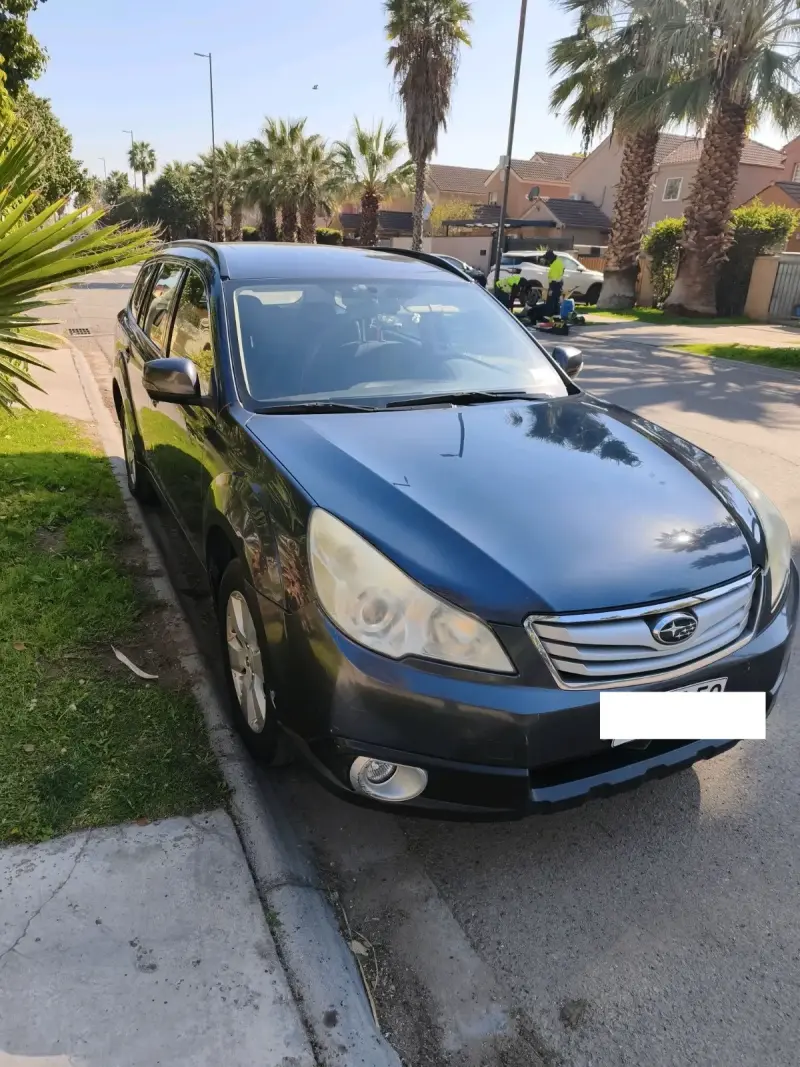 Subaru Outback 2010 en buen estado - 2