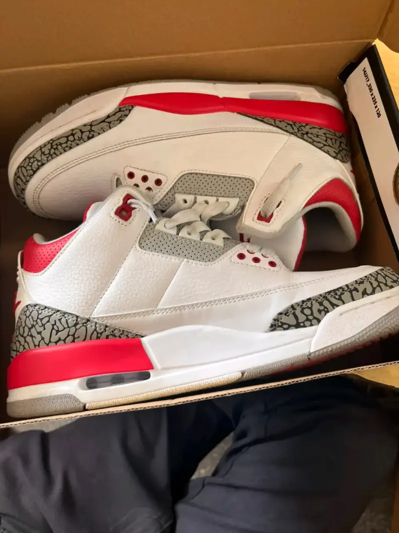 Zapatillas deportivas blancas y rojas Nike Air Jordan - 1