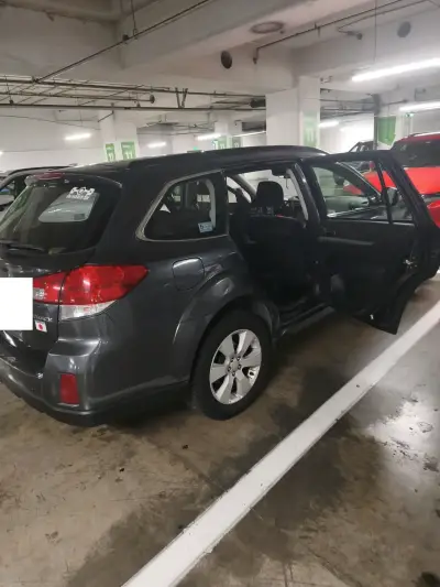 Subaru Outback 2010 en buen estado - miniatura 4