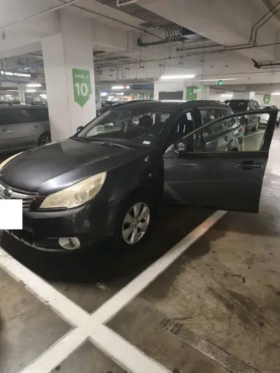 Subaru Outback 2010 en buen estado - miniatura 5