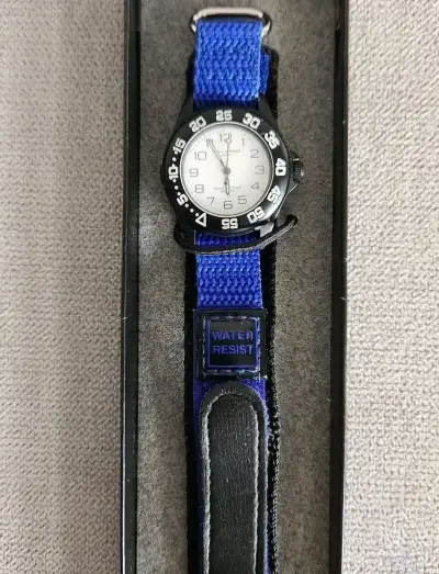 Reloj marca Ted Lapidus - miniatura 1