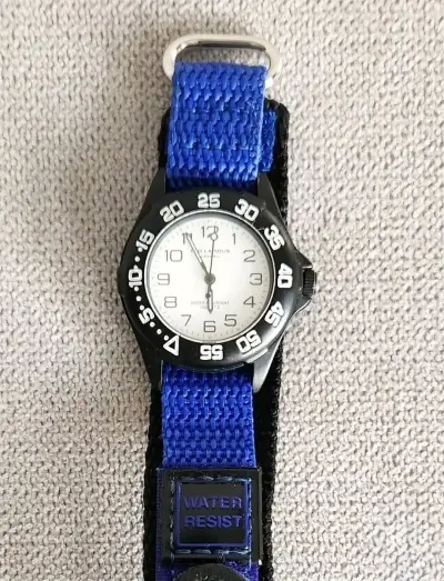 Reloj marca Ted Lapidus - miniatura 5