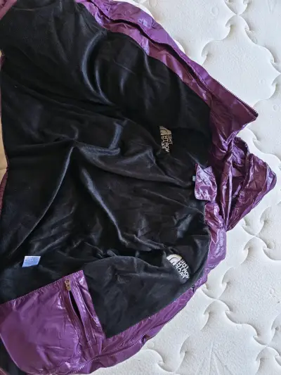 Chaqueta Morada The North Face con Capucha - miniatura 2
