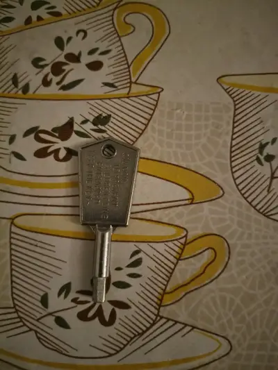 Congelador Midea 1C con Llave de Seguridad - miniatura 1
