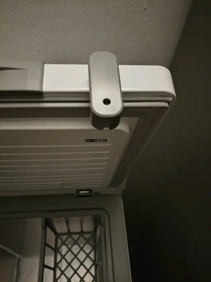 Congelador Midea 1C con Llave de Seguridad - 5