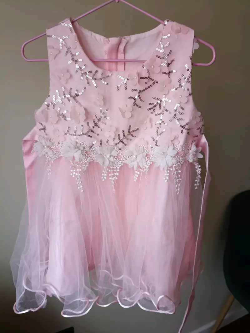 Vestido de fiesta para niña rosado con lentejuelas