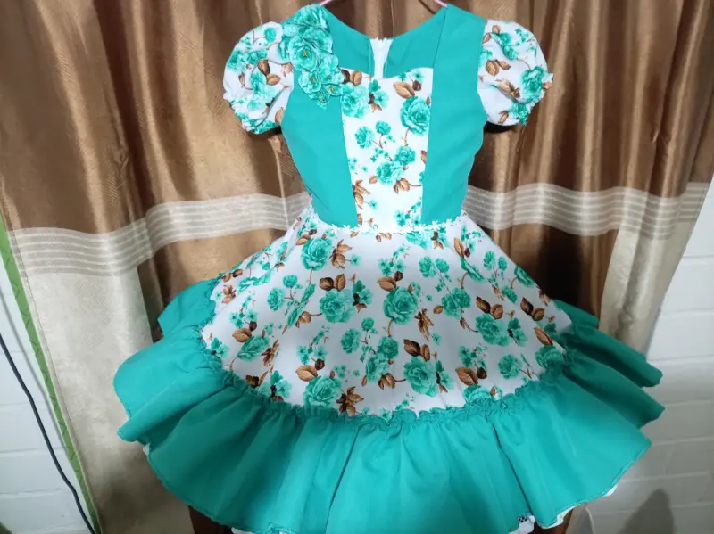 Vestido de Huasa infantil floral verdecon volantes - 1