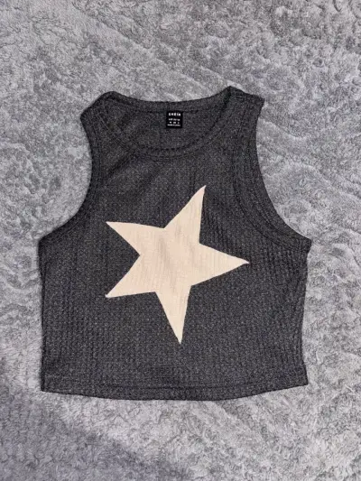 Crop top gris con estrella blanca Shein - miniatura 1