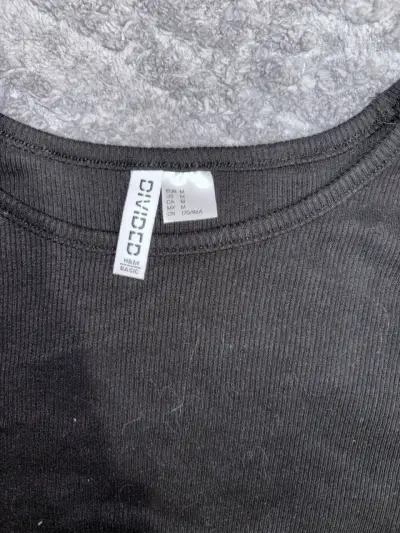 Polera negra básica de mujer Cndirect - miniatura 2