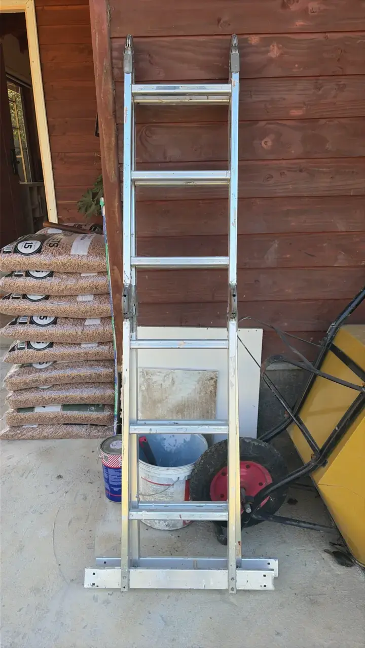 Escalera plegable de aluminio multifuncional