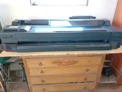 Impresora HP Designjet T520 de gran formato - miniatura 3