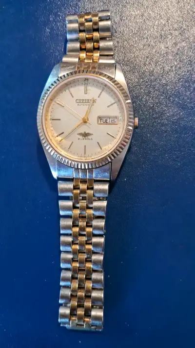 Reloj automático Citizen de acero bicolor - miniatura 1