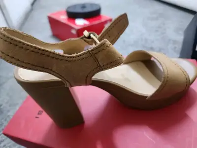 Sandalias de tacón alto color duna vicuña - miniatura 2