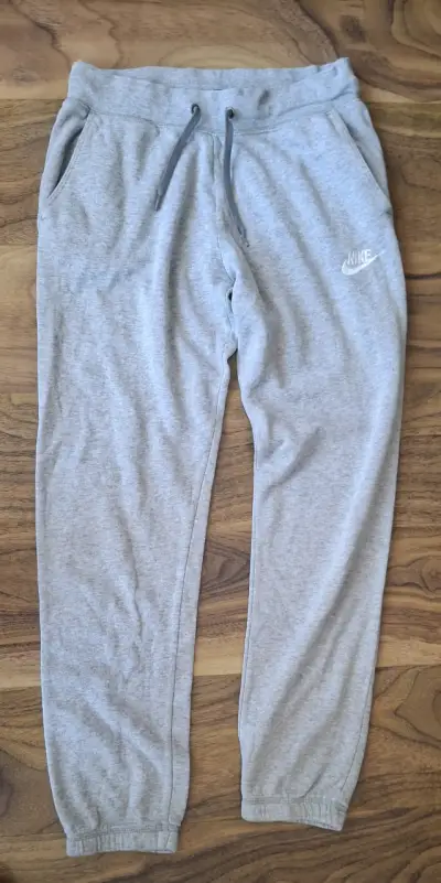 Buzo deportivo gris Nike talla L Niño (12-14) - miniatura 1