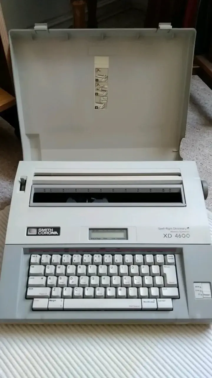 Máquina de escribir eléctrica Smith Corona XD 4600 - 2