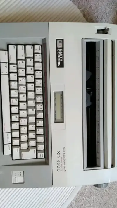 Máquina de escribir eléctrica Smith Corona XD 4600 - miniatura 3