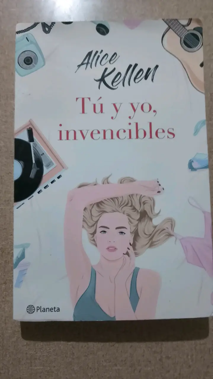 Libro 'Tú y yo, invencibles' de Alice Kellen - 1
